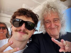 Brian May zagrał „Bohemian Rhapsody” u boku Bensona Boone’a foto Instagram @brianmayforreal